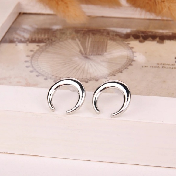 🌹Bohemian Moon Stud 925 Silver Earrings! - Picture 2 of 4